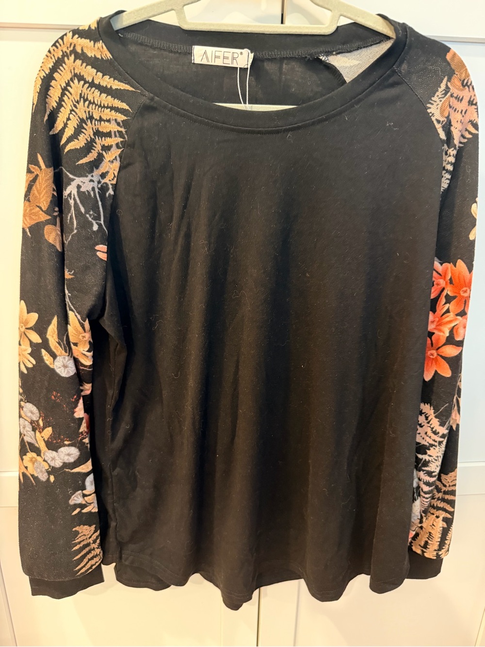 ✨ 3 for 15$ sale- Aifer Black Floral Sleeve Long-Sleeve Top